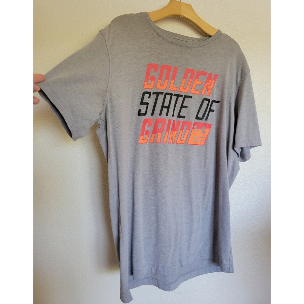 Mens Under armour gray graphic tee Size large with orange and black letters